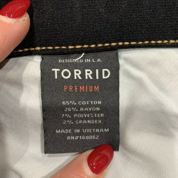 Torrid Sky High Skinny First At Fit Distressed Blue Denim Shorts Women's Size 12 - Picture 8 of 13